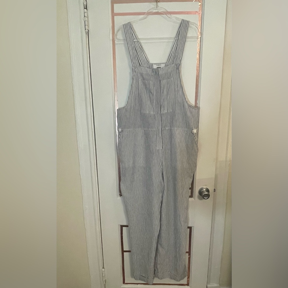 Sonoma’s Now+Gen Grey/ White Jumpsuit